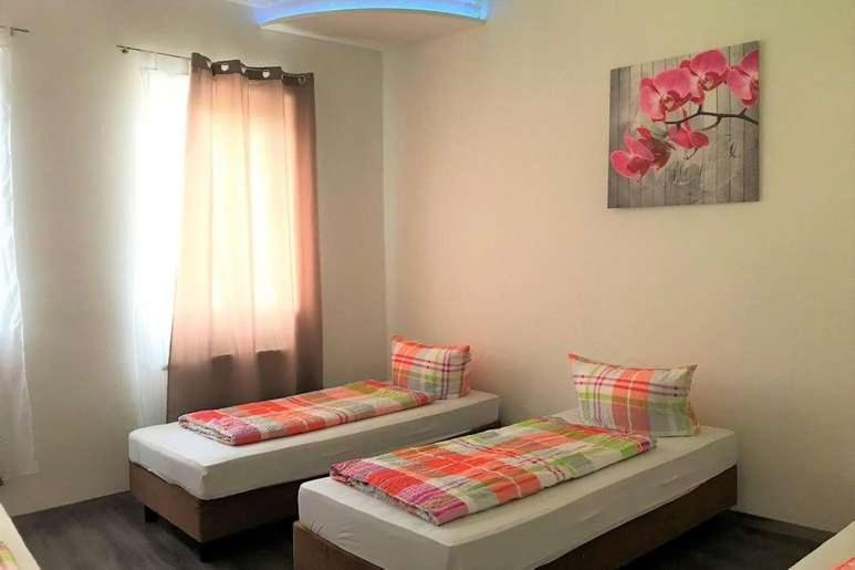Hostel "Berkut" Нюрнберг Екстериор снимка